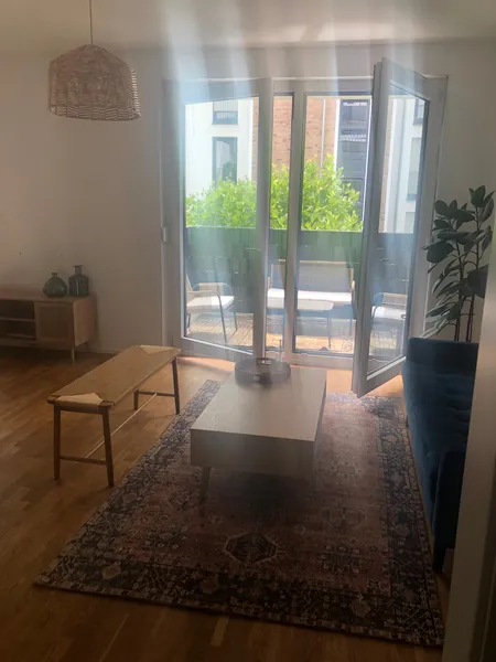 Helle 2-Zimmer-Wohnung mit großem Balkon in Berlin-Prenzlauer Berg — photo 1
